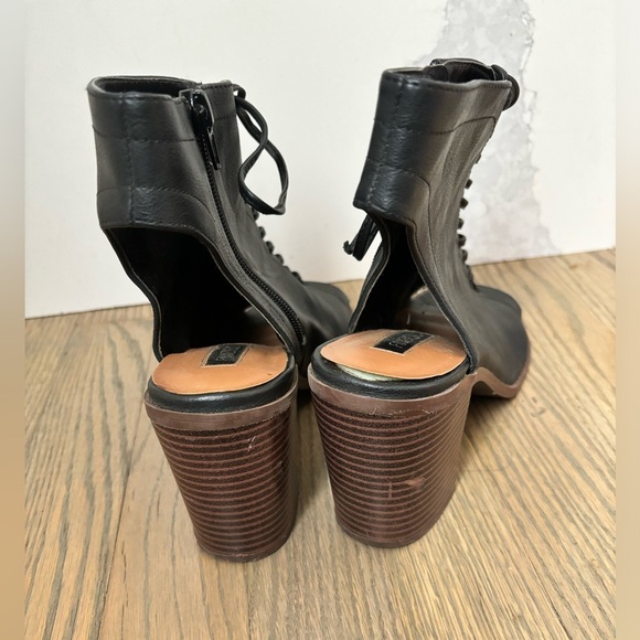 Forever 21 Black Faux leather Cutout Ankle Boots size 8 - Picture 5 of 14